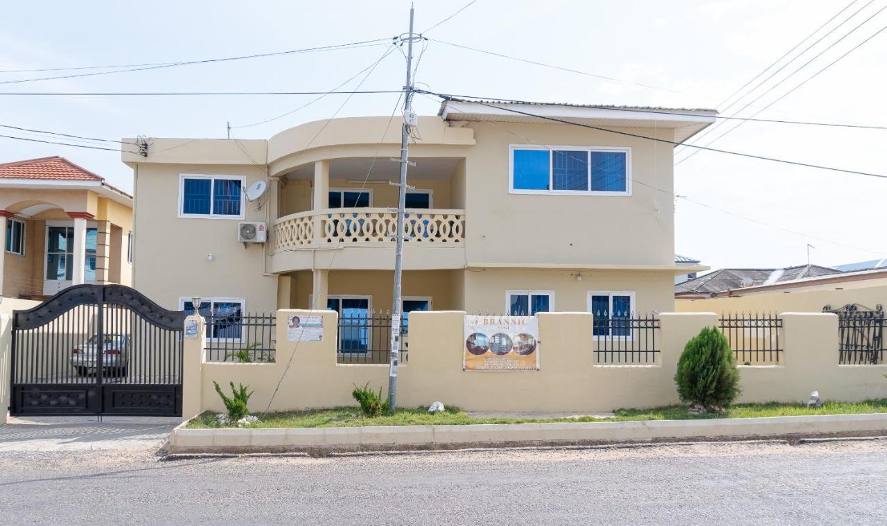 Brannic Lodge Accra Buitenkant foto